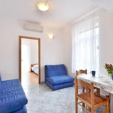 Apartment Toma Omis Bagian luar foto