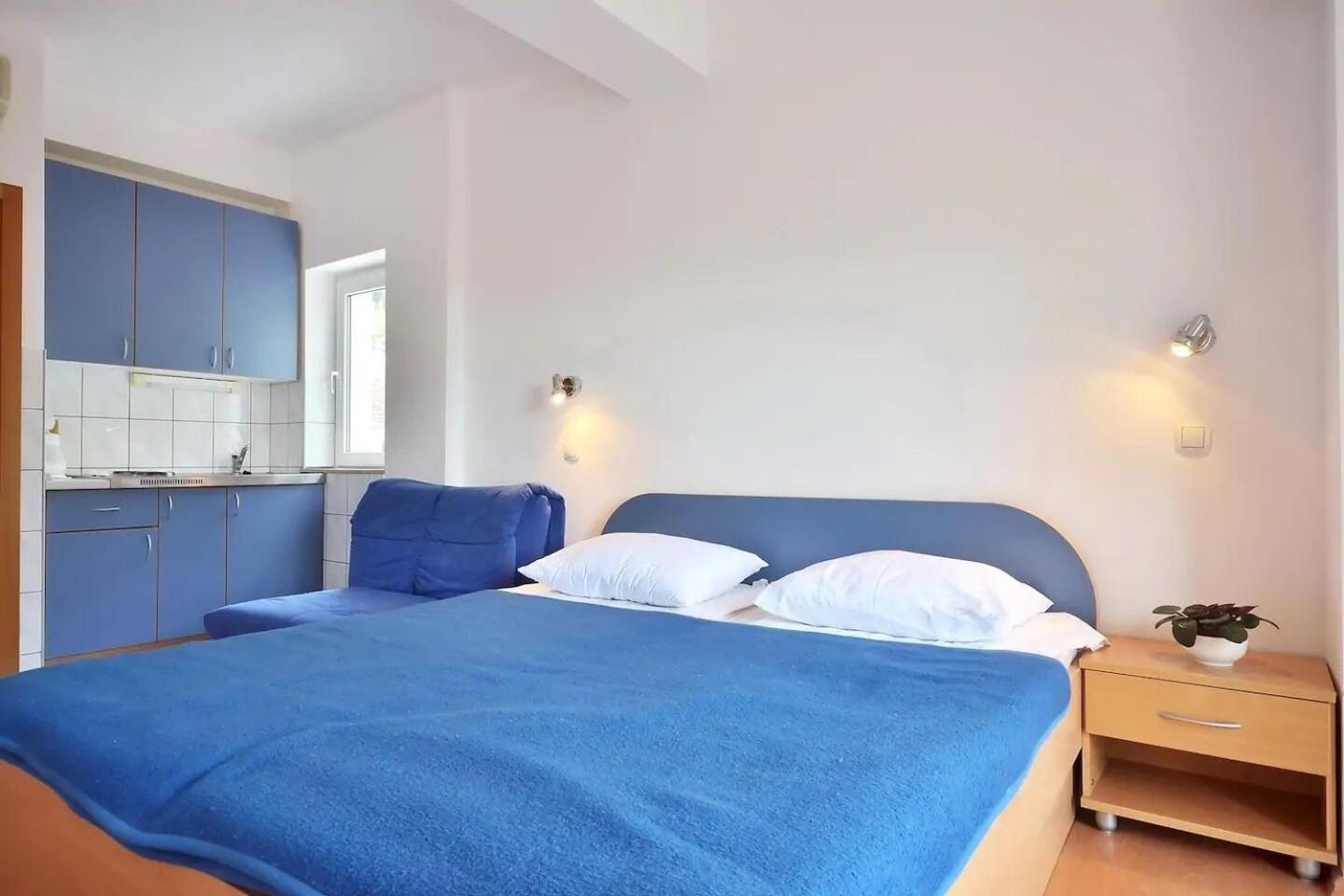 Apartment Toma Omis Bagian luar foto