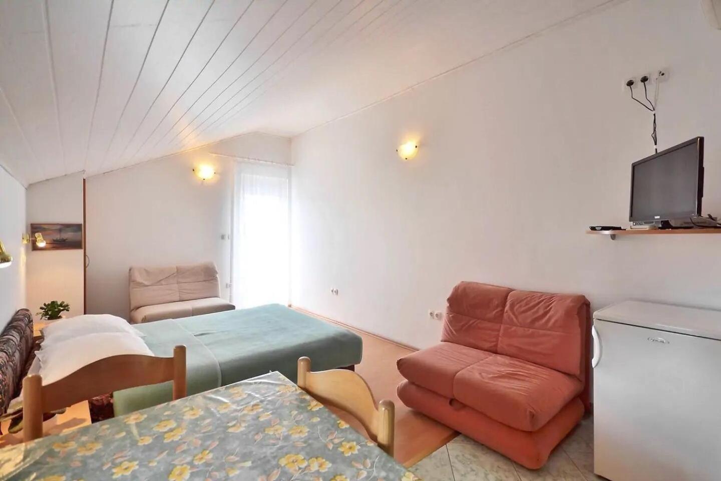 Apartment Toma Omis Bagian luar foto