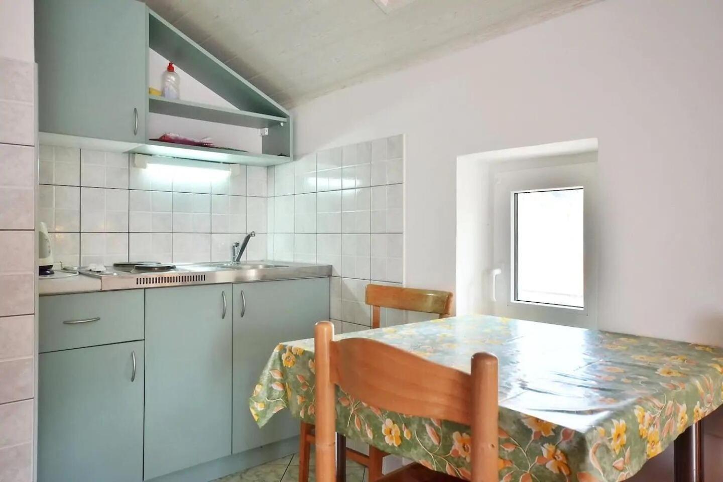 Apartment Toma Omis Bagian luar foto