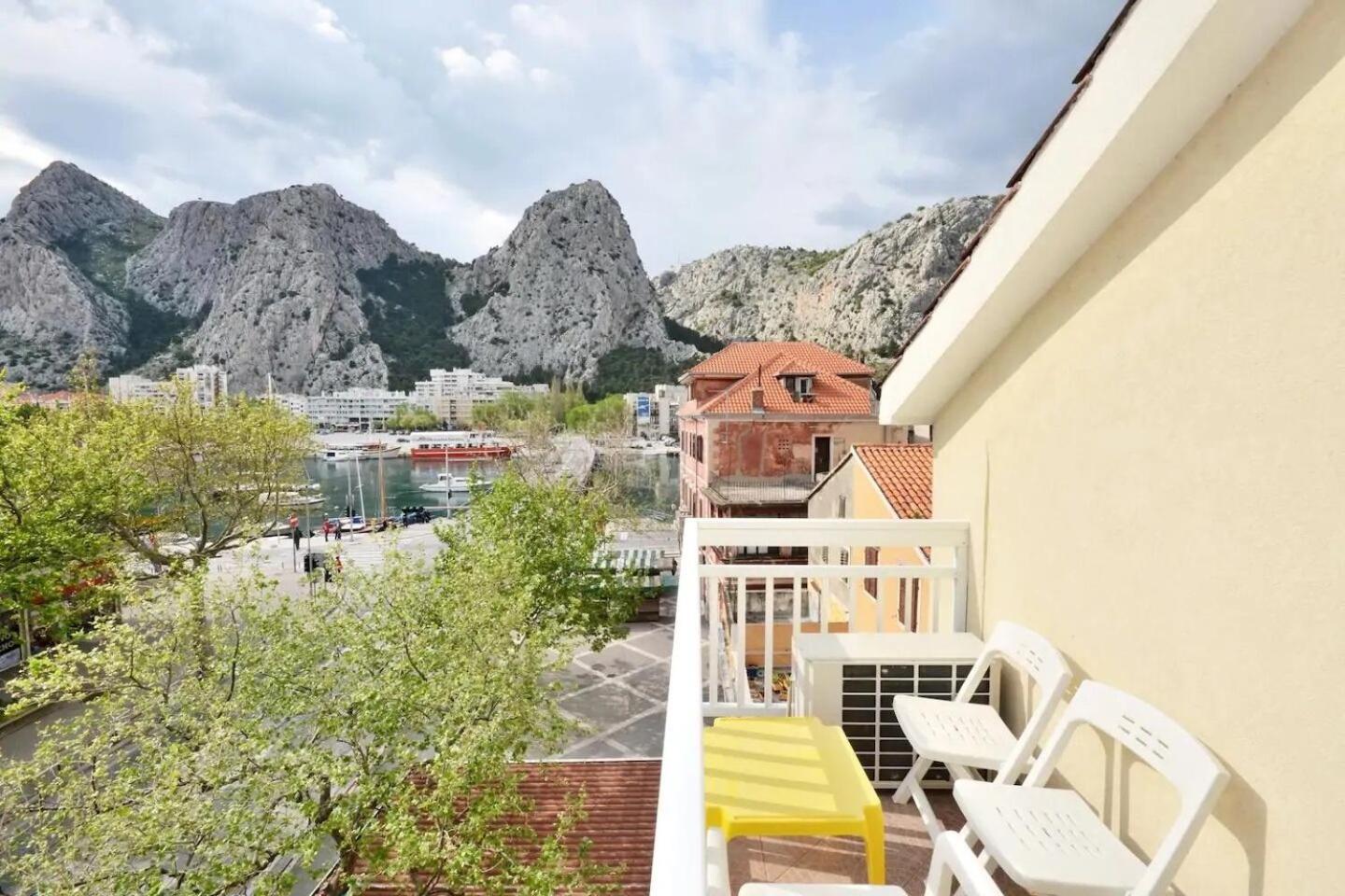 Apartment Toma Omis Bagian luar foto