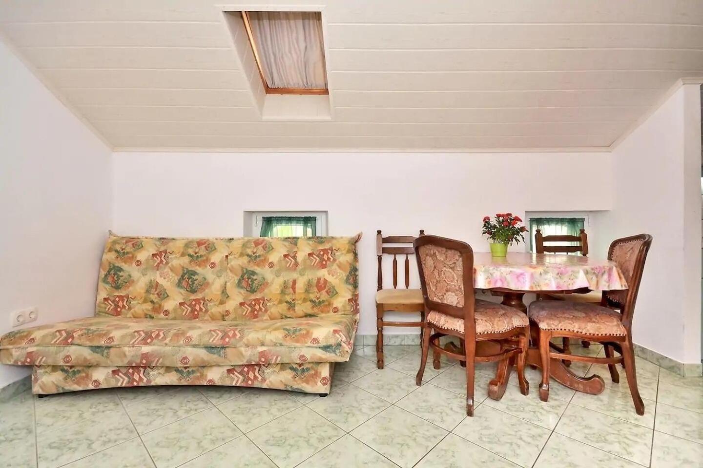 Apartment Toma Omis Bagian luar foto