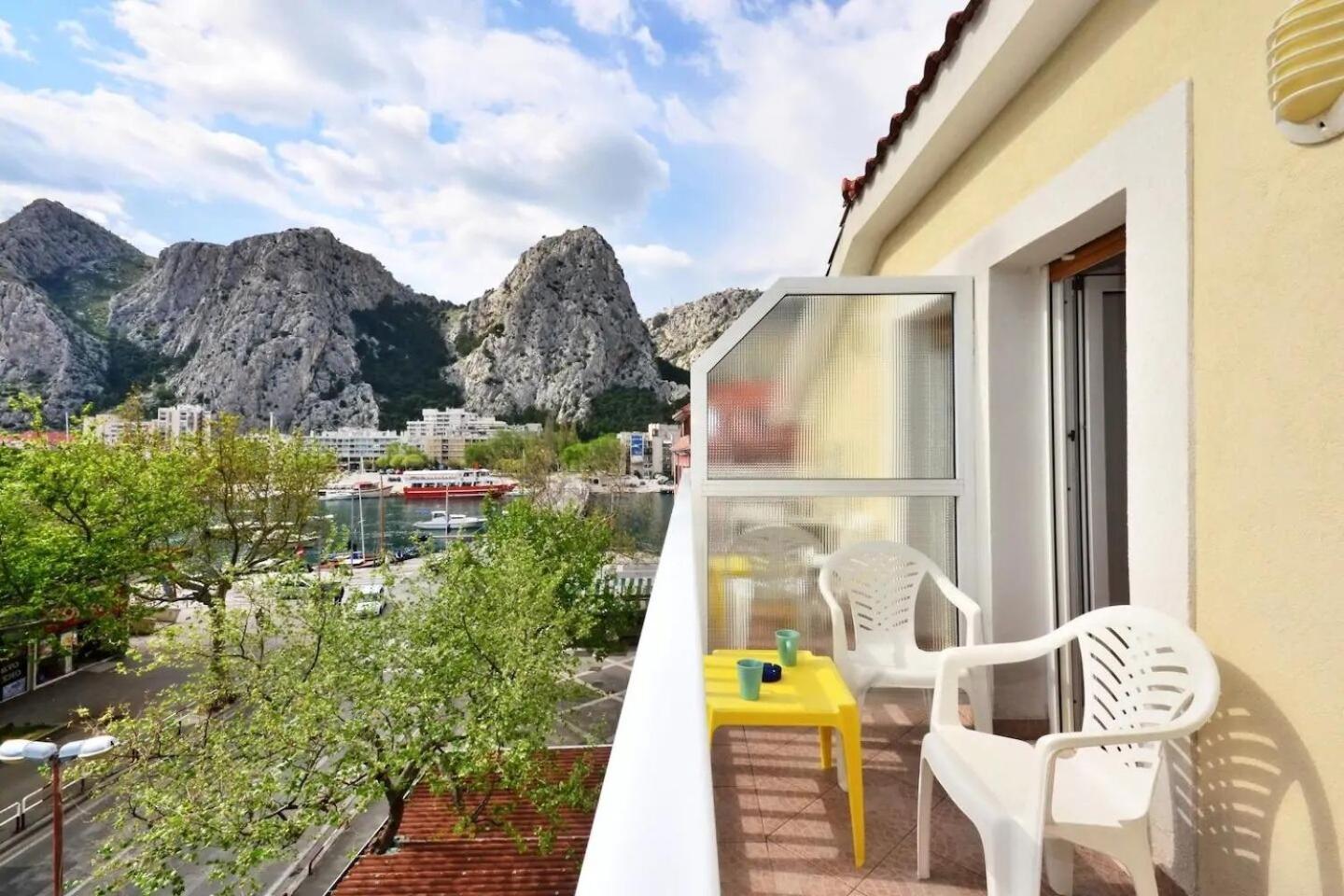 Apartment Toma Omis Bagian luar foto