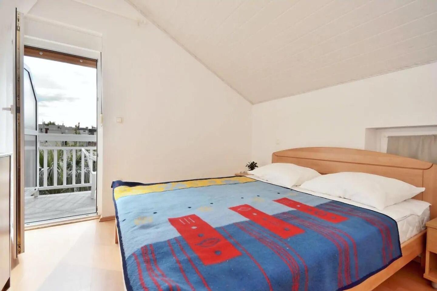 Apartment Toma Omis Bagian luar foto