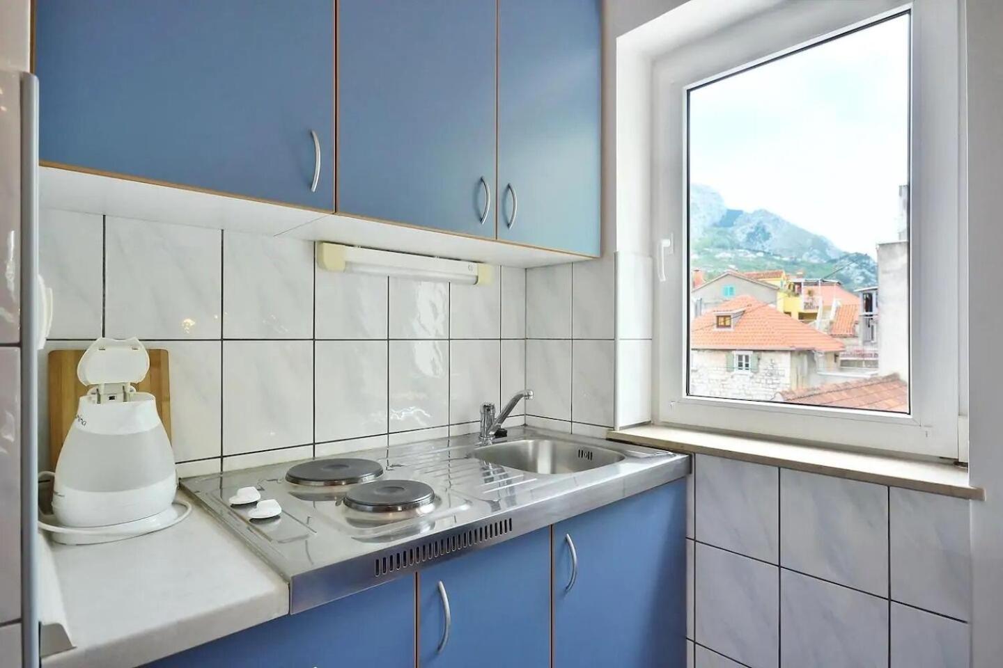Apartment Toma Omis Bagian luar foto