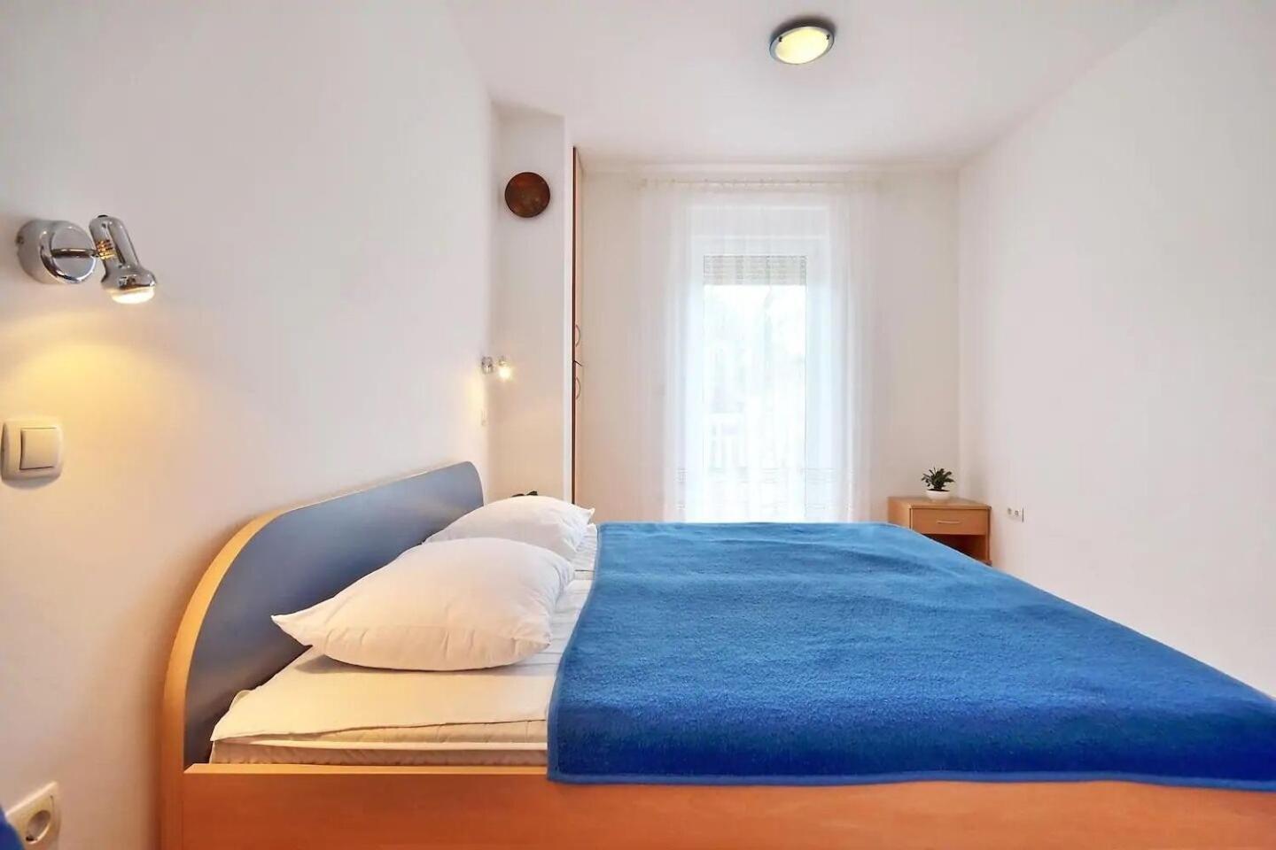 Apartment Toma Omis Bagian luar foto