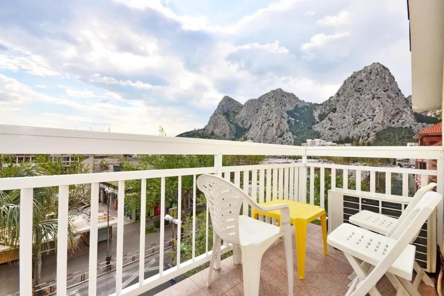 Apartment Toma Omis Bagian luar foto