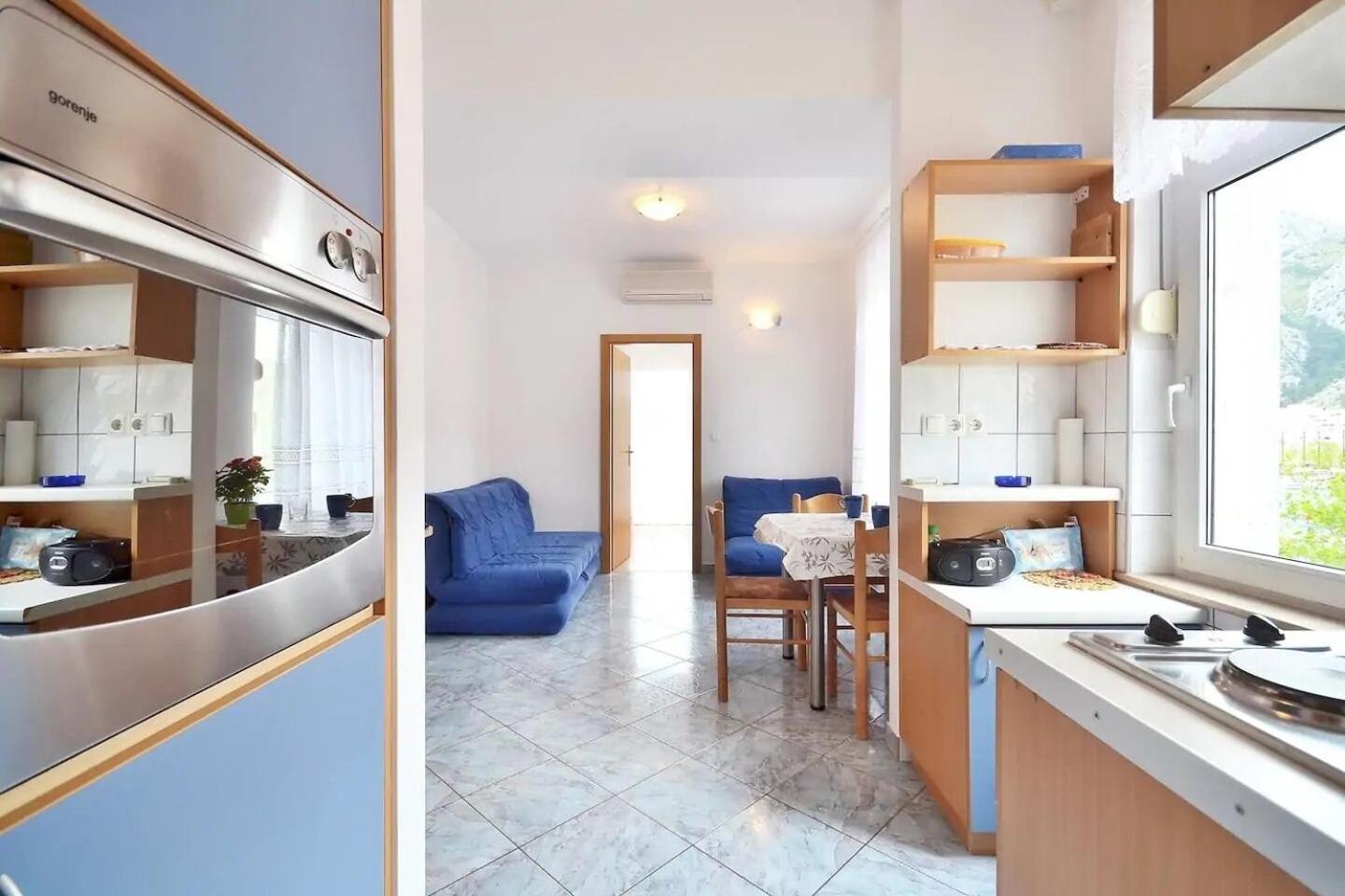 Apartment Toma Omis Bagian luar foto